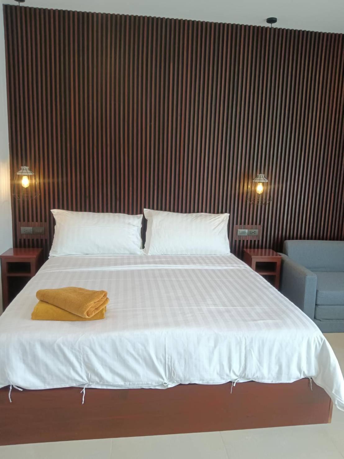 Beach House By Rose Massage หาดในทอน ภายนอก รูปภาพ